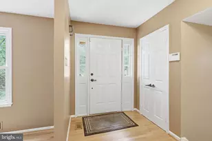 11913 Holly Spring Dr, Great Falls, VA 22066 - Photo 4