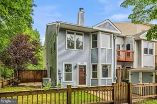 6001 Rabbit Hill Ct, Centreville, VA 20121 - Photo 2