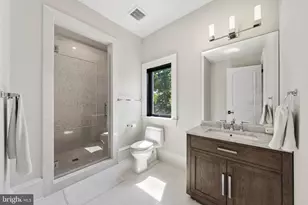1332 McCay Ln, McLean, VA 22101 - Photo 38