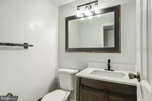 12306 Streamvale Cir, Herndon, VA 20170 - Photo 12