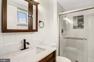 12306 Streamvale Cir, Herndon, VA 20170 - Photo 16