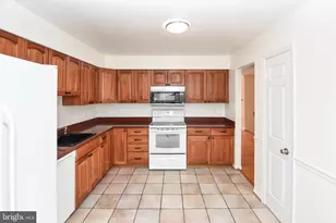 5843 Wye Oak Commons Ct, Burke, VA 22015 - Photo 14
