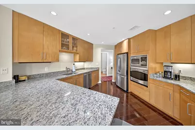 8220 Crestwood Heights Drive #407, McLean, VA 22102 - Photo 8