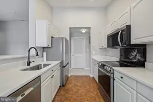 7525 Snowpea Ct, Alexandria, VA 22306 - Photo 2