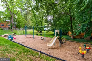 213 Commons Dr NW, Vienna, VA 22180 - Photo 30