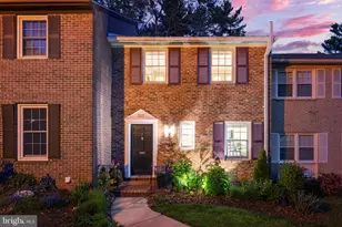 213 Commons Dr NW, Vienna, VA 22180 - Photo 1