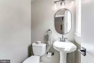 213 Commons Dr NW, Vienna, VA 22180 - Photo 14