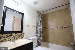 8070 Grandview Ct, Springfield, VA 22153 - Photo 12