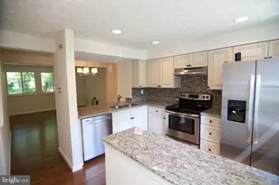 8070 Grandview Ct, Springfield, VA 22153 - Photo 4