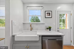 7003 Terrace Ct, Annandale, VA 22003 - Photo 16