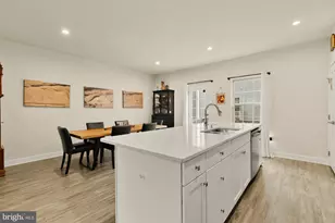 7831 Francis Dickens Ln, Annandale, VA 22003 - Photo 16