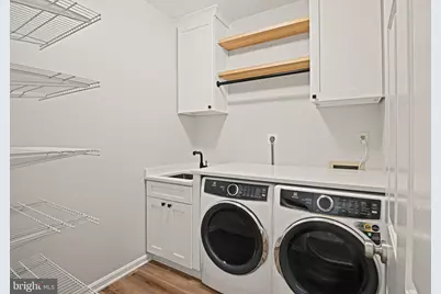 1539 Kingstream Circle, Herndon, VA 20170 - Photo 24