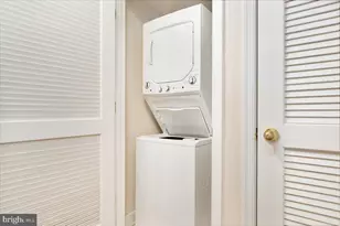 4424 Eastwick Ct, Fairfax, VA 22033 - Photo 12
