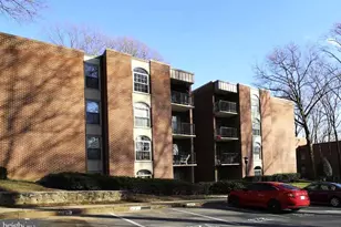 3318 Woodburn Village Dr, Annandale, VA 22003 - Photo 1
