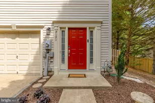 9151 Silvershadow Ct, Lorton, VA 22079 - Photo 2