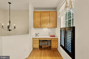 9151 Silvershadow Ct, Lorton, VA 22079 - Photo 10