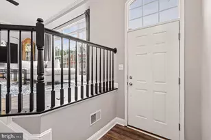 5728 Governors Pond Cir, Alexandria, VA 22310 - Photo 4