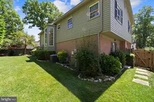 6703 Red Jacket Rd, Springfield, VA 22152 - Photo 30