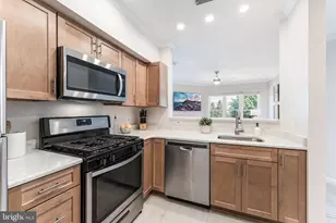 12915 Alton Square, Herndon, VA 20170 - Photo 10