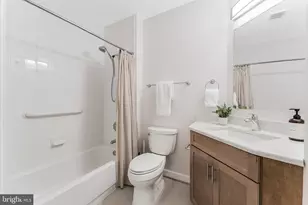12915 Alton Square, Herndon, VA 20170 - Photo 20