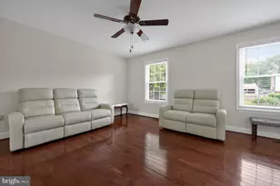 15218 Sovereign Pl, Chantilly, VA 20151 - Photo 24