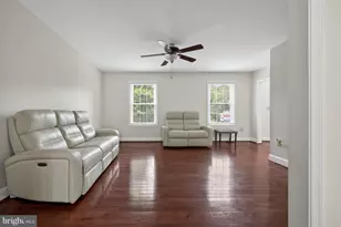 15218 Sovereign Pl, Chantilly, VA 20151 - Photo 22