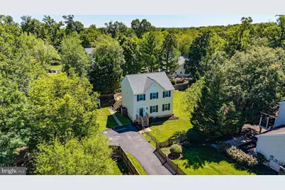 15218 Sovereign Place, Chantilly, VA 20151 - Photo 2