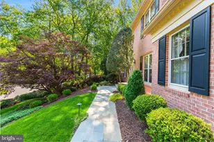 2028 Spring Branch Dr, Vienna, VA 22181 - Photo 46