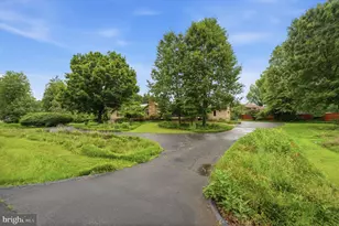 4920 Brook Hills Dr, Annandale, VA 22003 - Photo 4