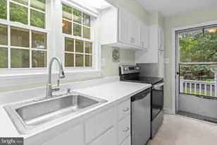 12131 Waples Mill Rd, Oakton, VA 22124 - Photo 16