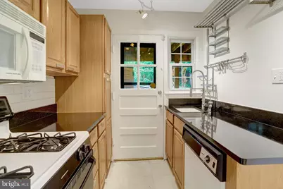 5926 Edgehill Court, Alexandria, VA 22303 - Photo 10