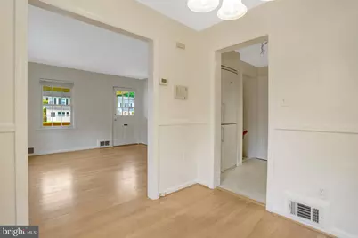 5926 Edgehill Court, Alexandria, VA 22303 - Photo 8