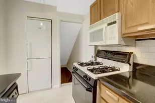 5926 Edgehill Ct, Alexandria, VA 22303 - Photo 12