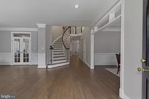 700 Park Street SE, Vienna, VA 22180 - Photo 2