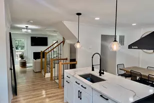 6013 Rockton Ct, Centreville, VA 20121 - Photo 4