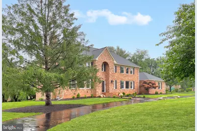 517 Seneca Road, Great Falls, VA 22066 - Photo 2