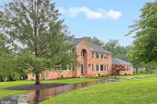 517 Seneca Rd, Great Falls, VA 22066 - Photo 2