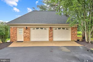 517 Seneca Rd, Great Falls, VA 22066 - Photo 4