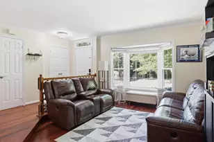 8892 Eagle Rock Ln, Springfield, VA 22153 - Photo 4