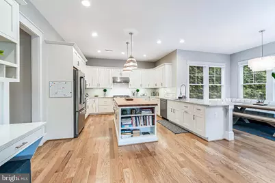 916 Desale Street SW, Vienna, VA 22180 - Photo 18