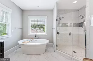 916 Desale St SW, Vienna, VA 22180 - Photo 52