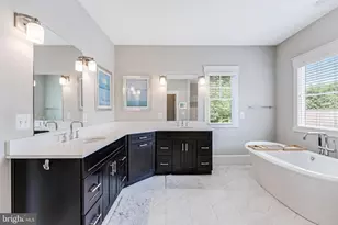 916 Desale St SW, Vienna, VA 22180 - Photo 50