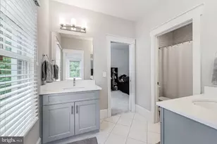 916 Desale St SW, Vienna, VA 22180 - Photo 34