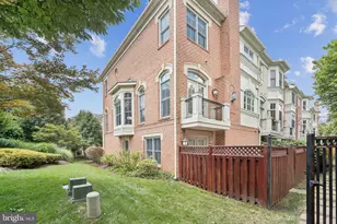 7000 Eastern Red Cedar Ln, McLean, VA 22101 - Photo 30