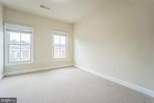 7000 Eastern Red Cedar Ln, McLean, VA 22101 - Photo 24
