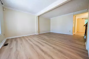 7993 Tyson Oaks Cir, Vienna, VA 22182 - Photo 4