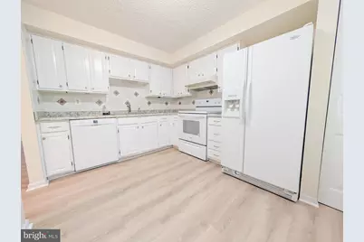 7993 Tyson Oaks Circle, Vienna, VA 22182 - Photo 6