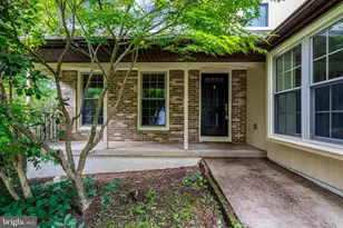 7373 Silver Pine Dr, Springfield, VA 22153 - Photo 4