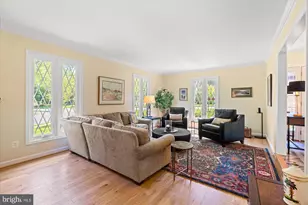 3800 Ridgelea Dr, Fairfax, VA 22031 - Photo 10