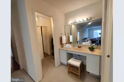 8360 Greensboro Drive #207, McLean, VA 22102 - Photo 6
